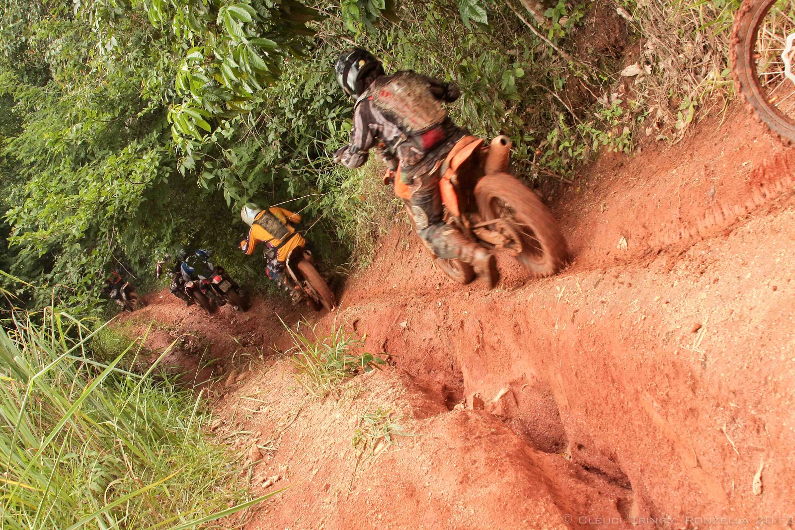 trilha de moto na lama,mais liza do mundo_lama e chuva 