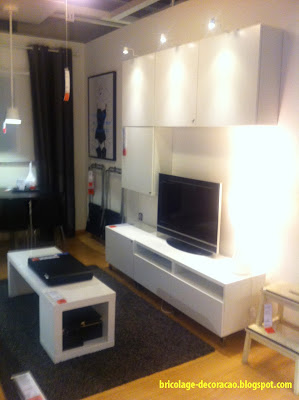 Decoração de uma Sala Pequena do Ikea em Preto e Branco