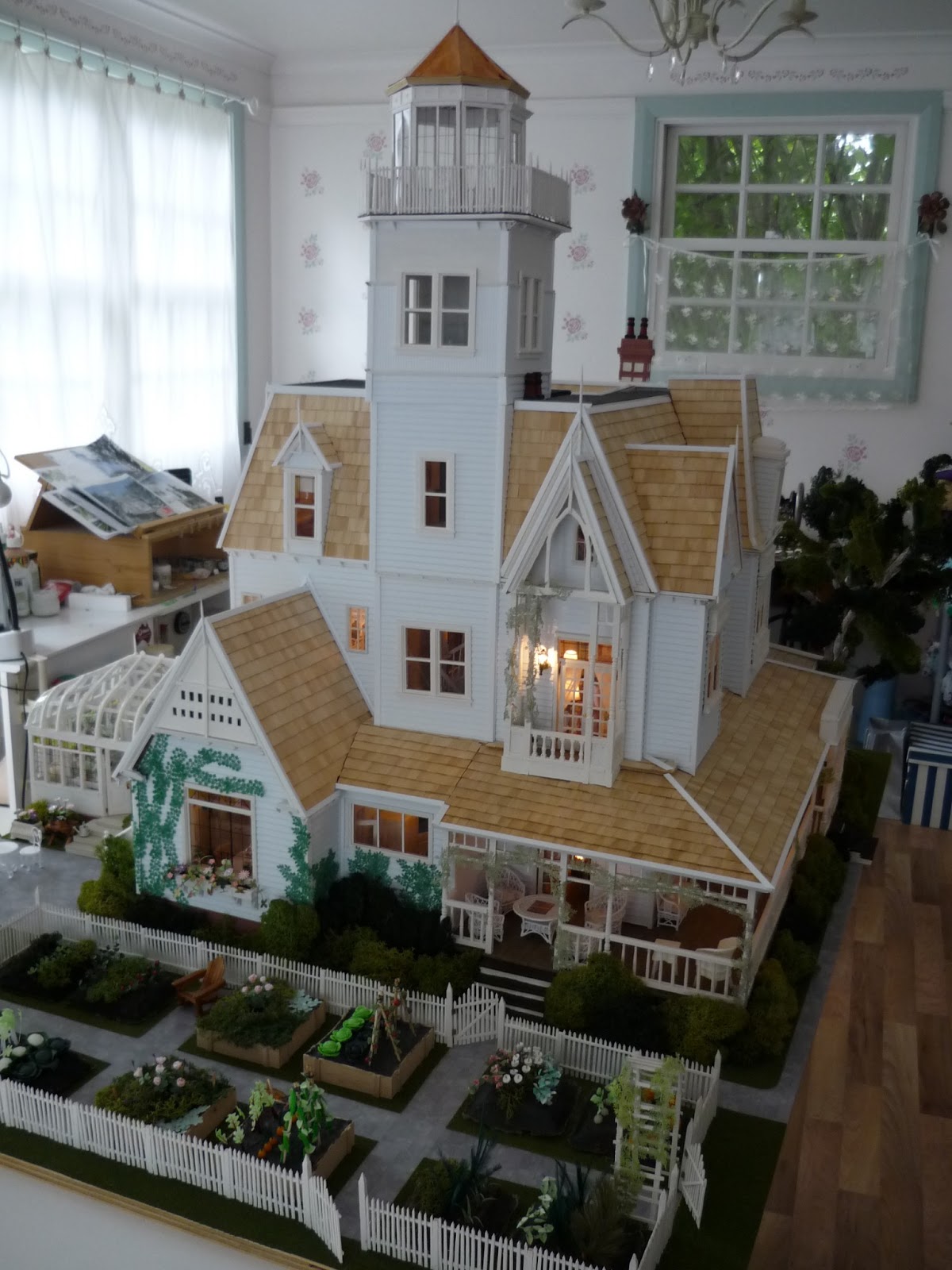 magic dollhouse