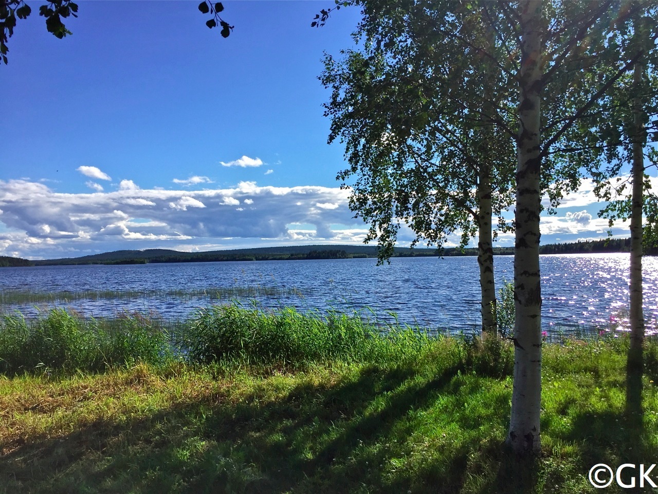Camping  Kemijärvi liegt direkt am See Kamijoki.