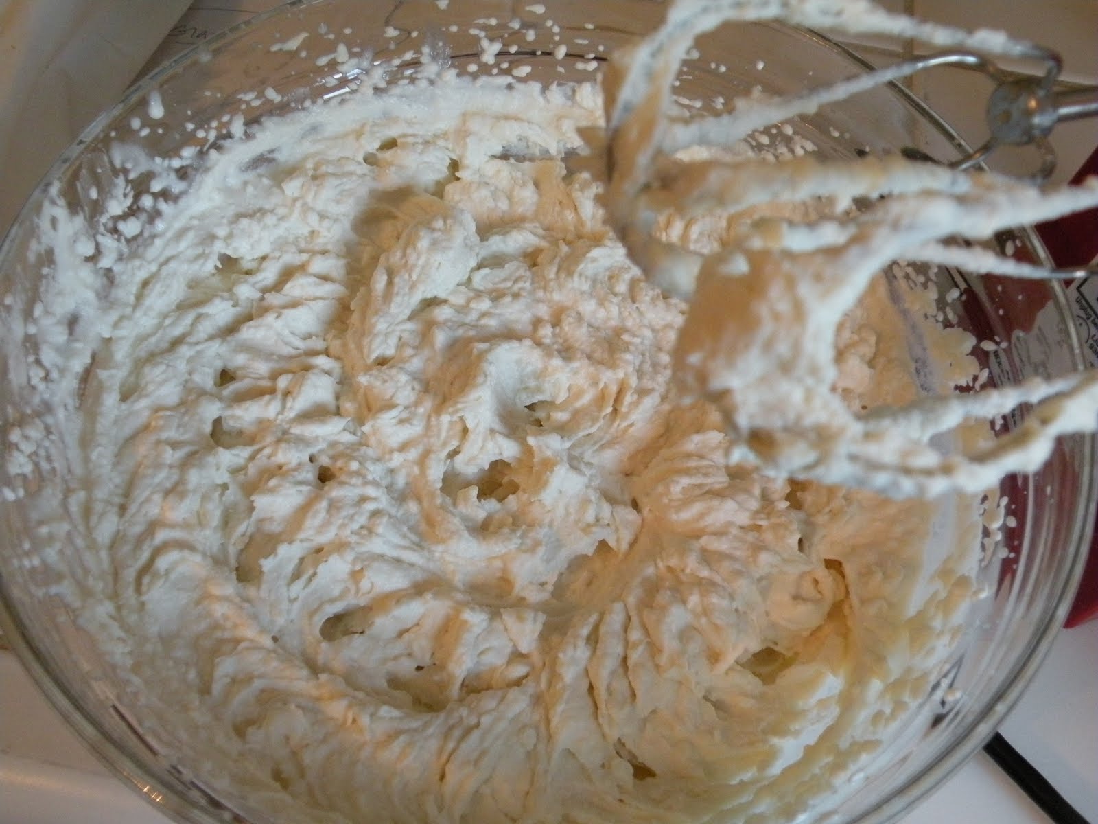 Healthy and Easy Recipes Maple Whipped Cream Frosting