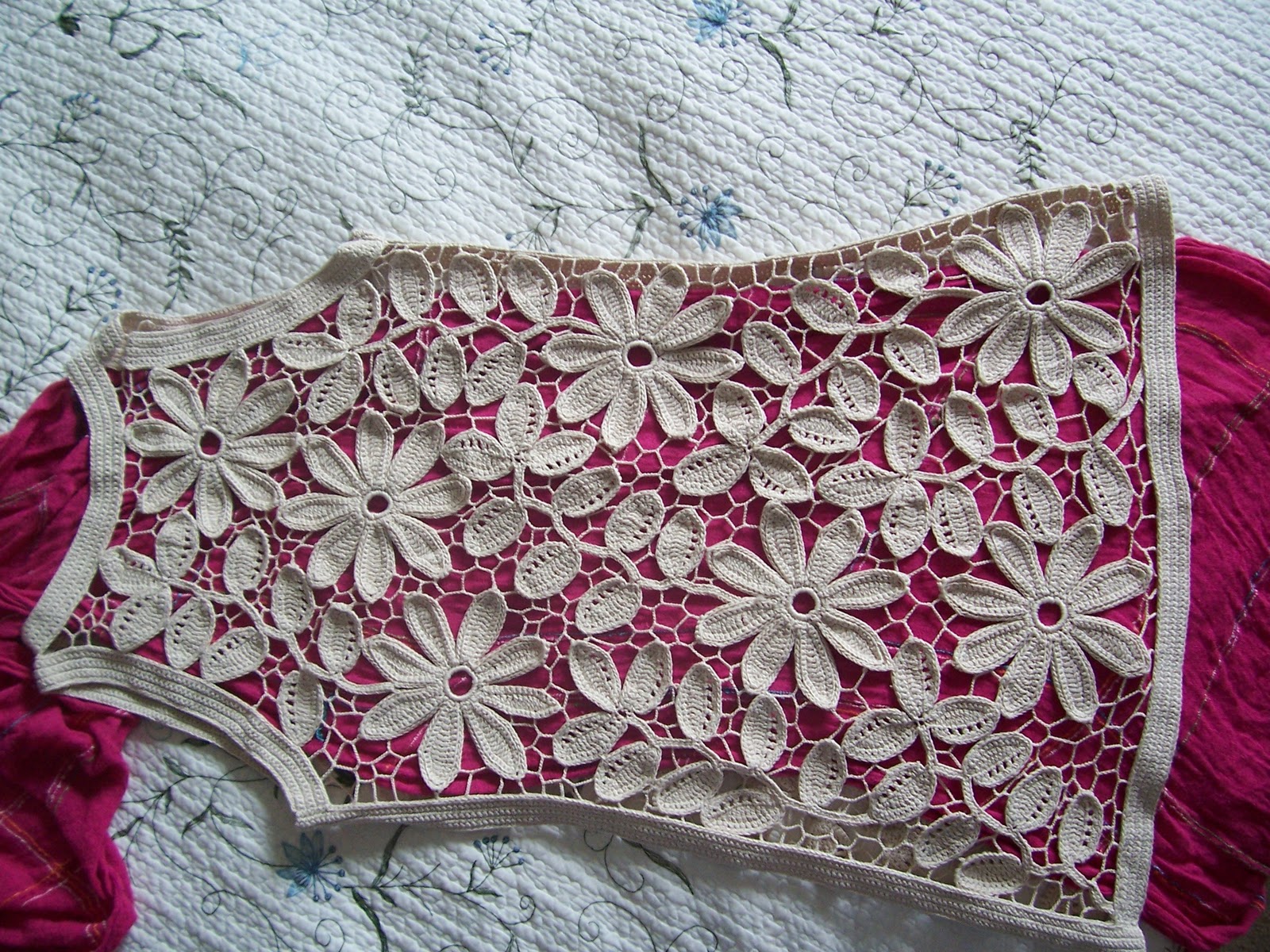 Outstanding Crochet: Irish Crochet Beige Flower tunic