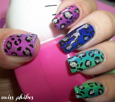 Nail art animal print