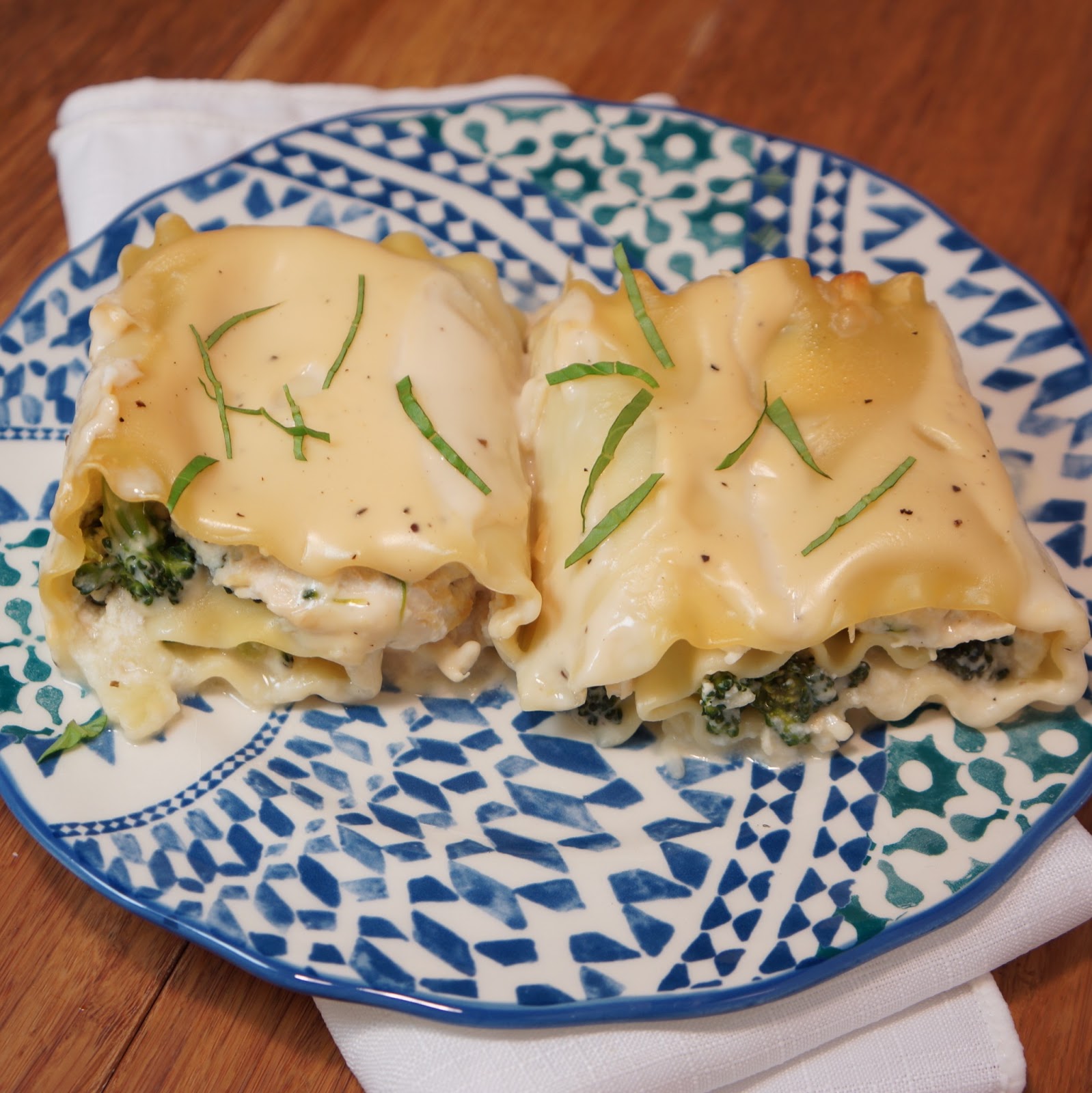 Broccoli Chicken Alfredo Lasagna Rollups total time 1 hour Alley's