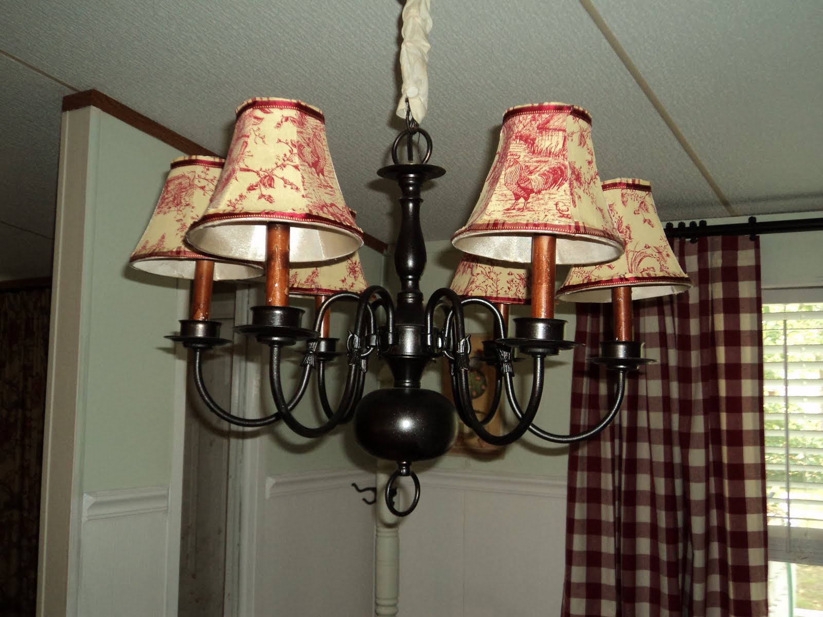 Magazine Your Home Recovering a lamp shade