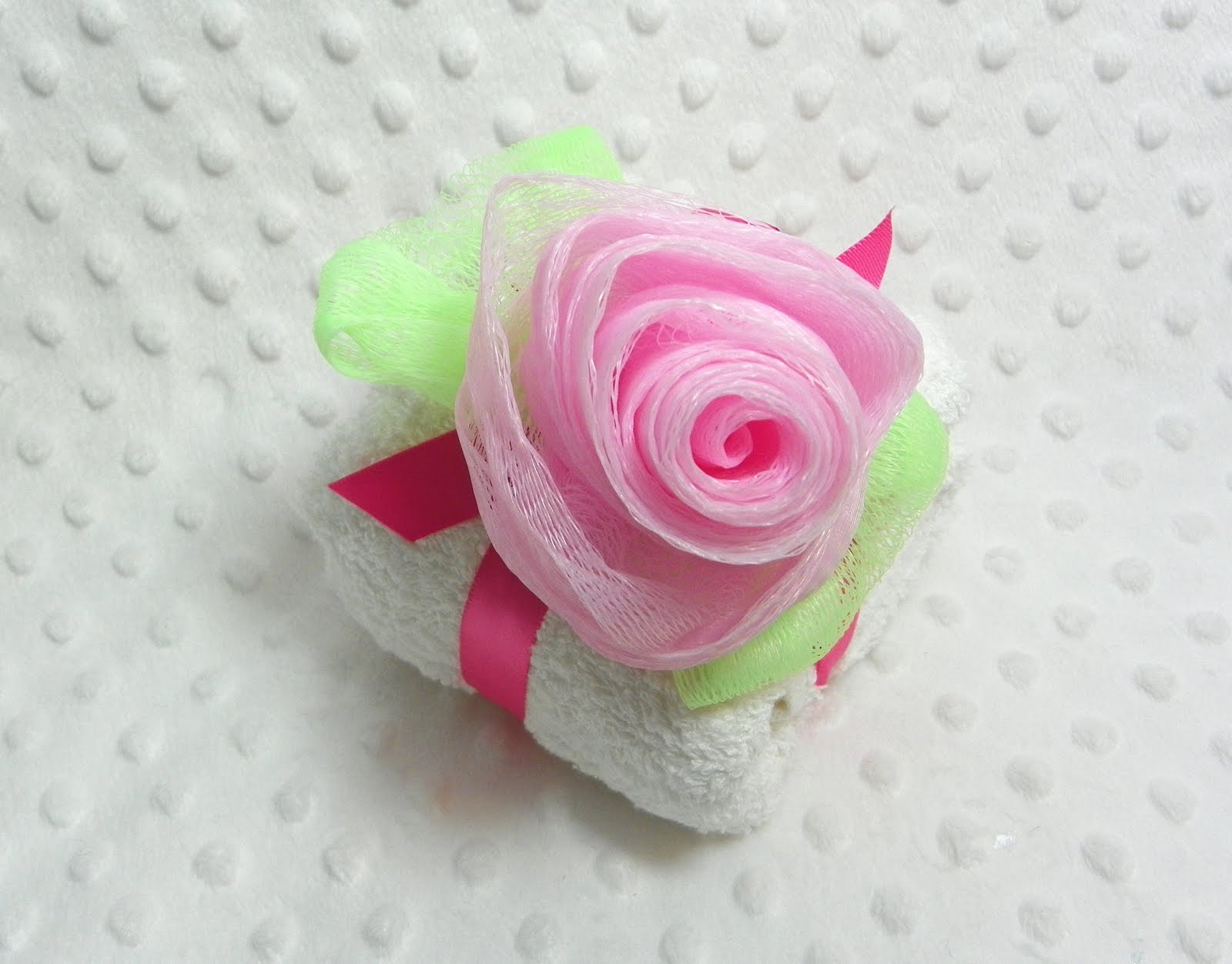 Mis 2 Manos Made by My Hands Rose Mesh Loofah Soap Scrub and Hand