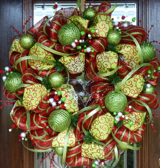 Richmond Real Estate Mom: Christmas Decorating Part 4 - Wreath Making
