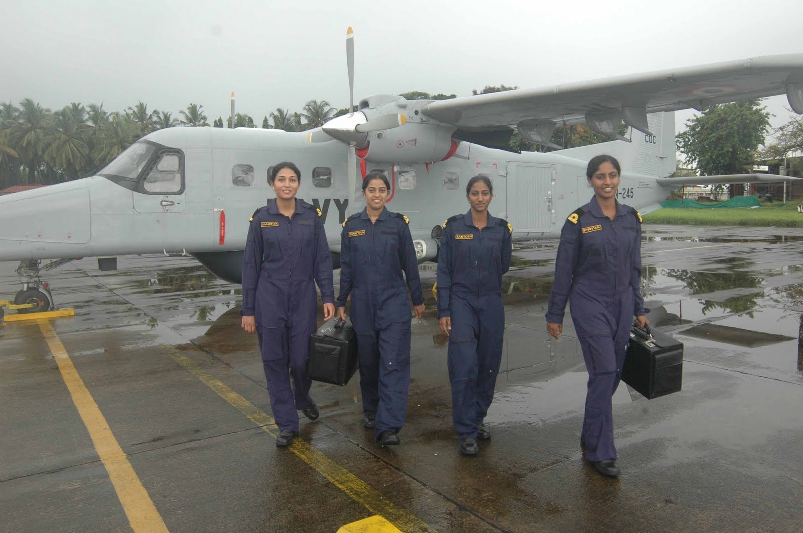 Indian Navy's Airborne Tacticians Complete TrainingPics