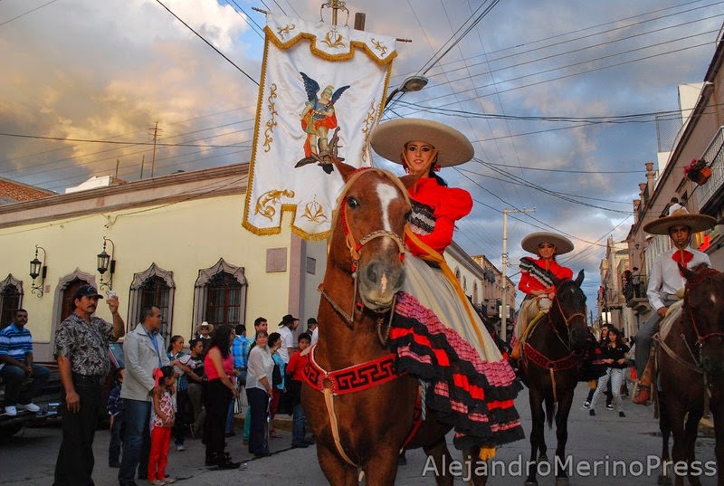 fiestas de san miguel el alto, jalisco fantasia en claroscuro