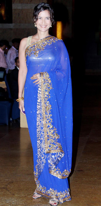 Sushma Reddy1 - Sushma Reddy in blue Saree at Vashu Bhagnani's daughter Honey Bhagnani's sangeet