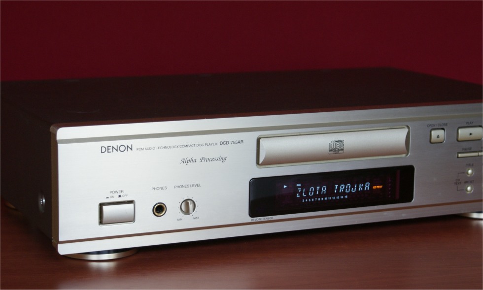 AudioBaza: Denon DCD-755AR - CD Player