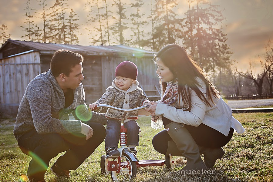 squeaker & yoyo PHOTOGRAPHY Spring at the Farm in Family