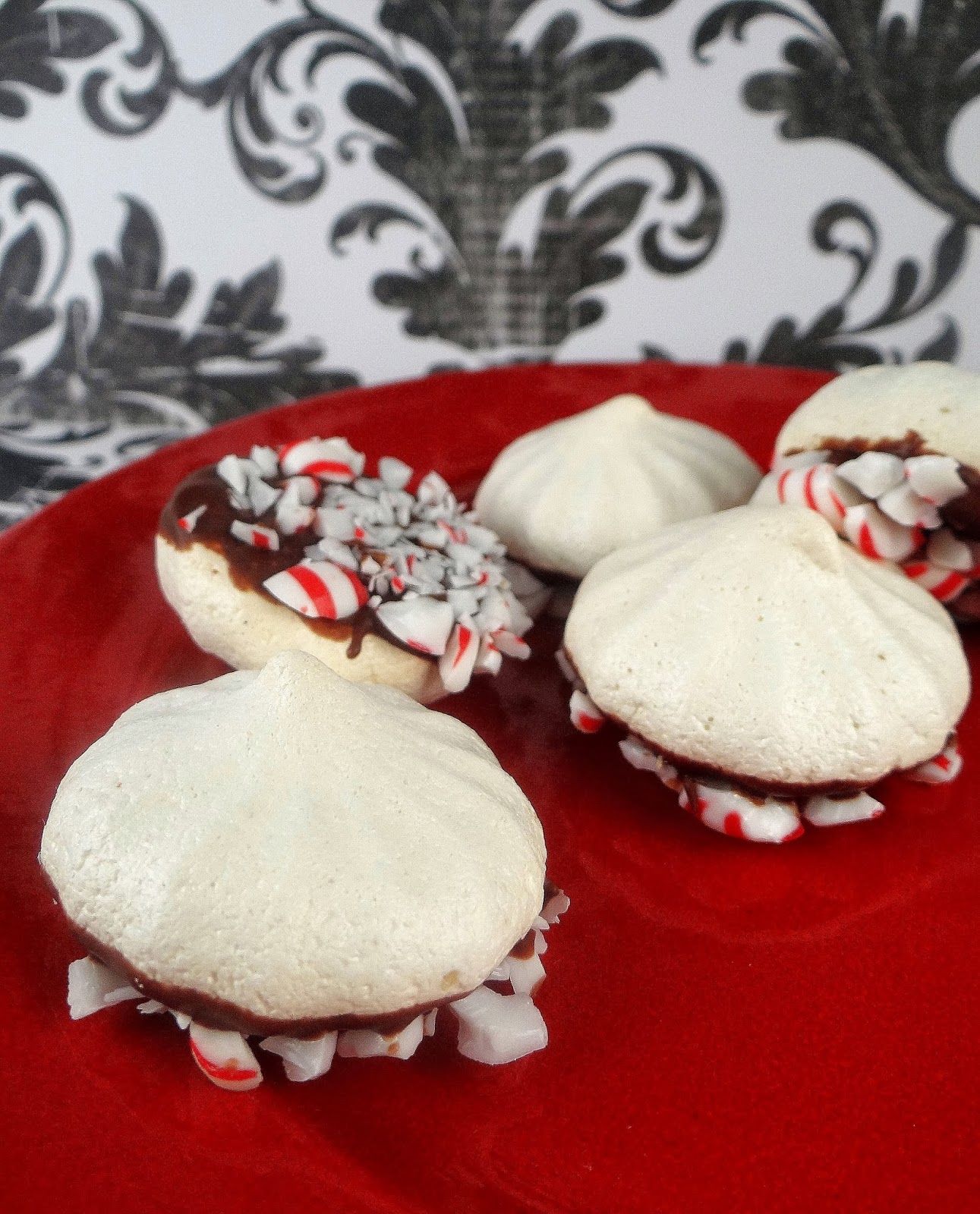 Being A Bear 12 Days of Cookies( + ChocolatePeppermint Meringue Kisses )