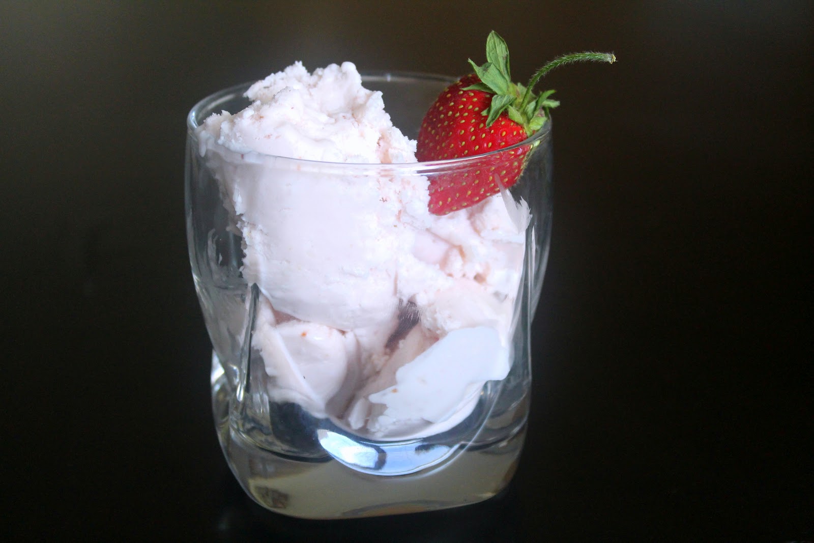 The Cupcake Avenger Jeni's Roasted Strawberry Buttermilk Ice Cream