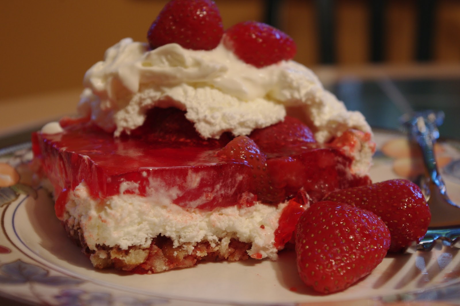 The Busy Moms' Recipe Box Strawberry Pretzel Salad