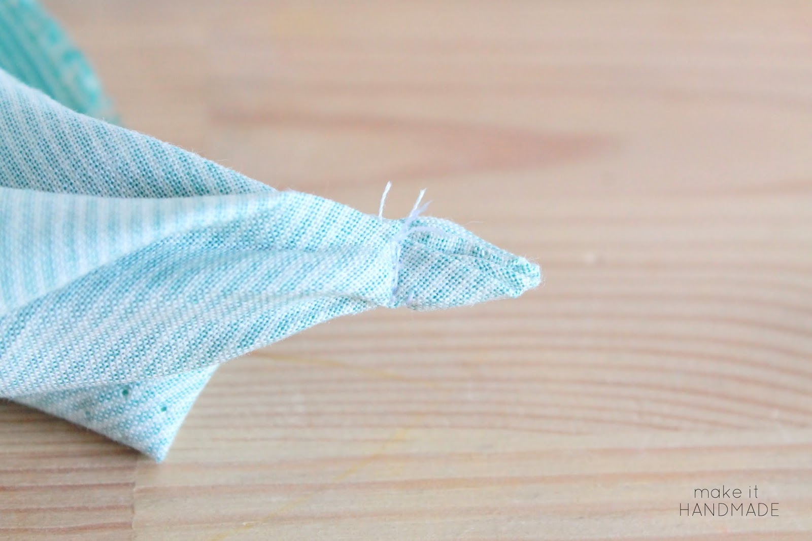 Make It Handmade The Twist Pillow