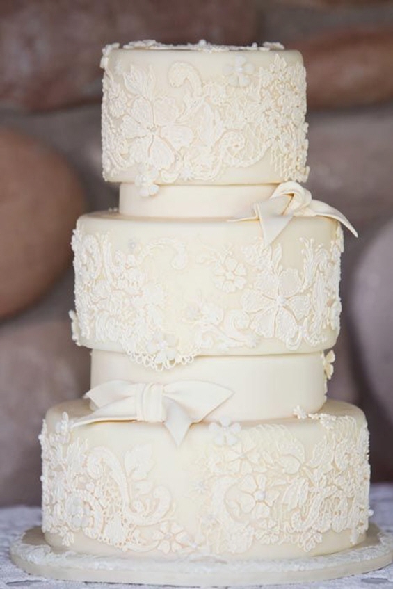 white wedding cakes 