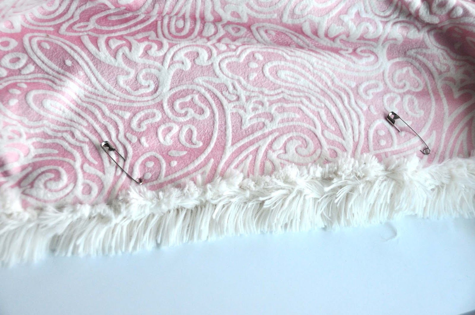 Aesthetic Nest Sewing The Ultimate Cuddle Blanket (Tutorial)