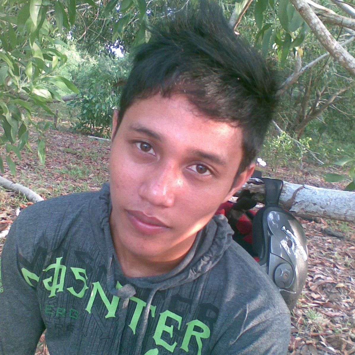 Sang Petualang Cowok Ganteng Misrani Sang Petualang Cowok Ganteng Misrani