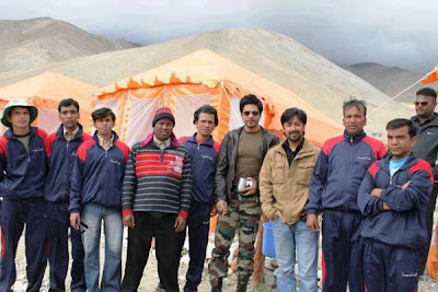 Shahrukh & Anushka at  Ladakh to shoot for YRF's next 