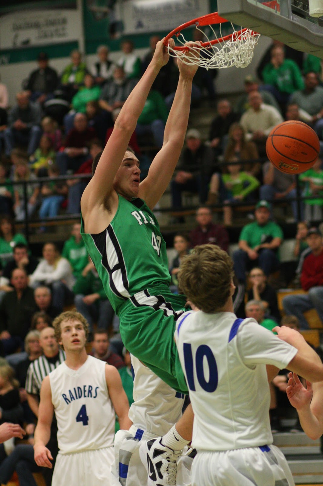 South Dakota Boys Basketball State Tourney Previews Roosevelt, White
