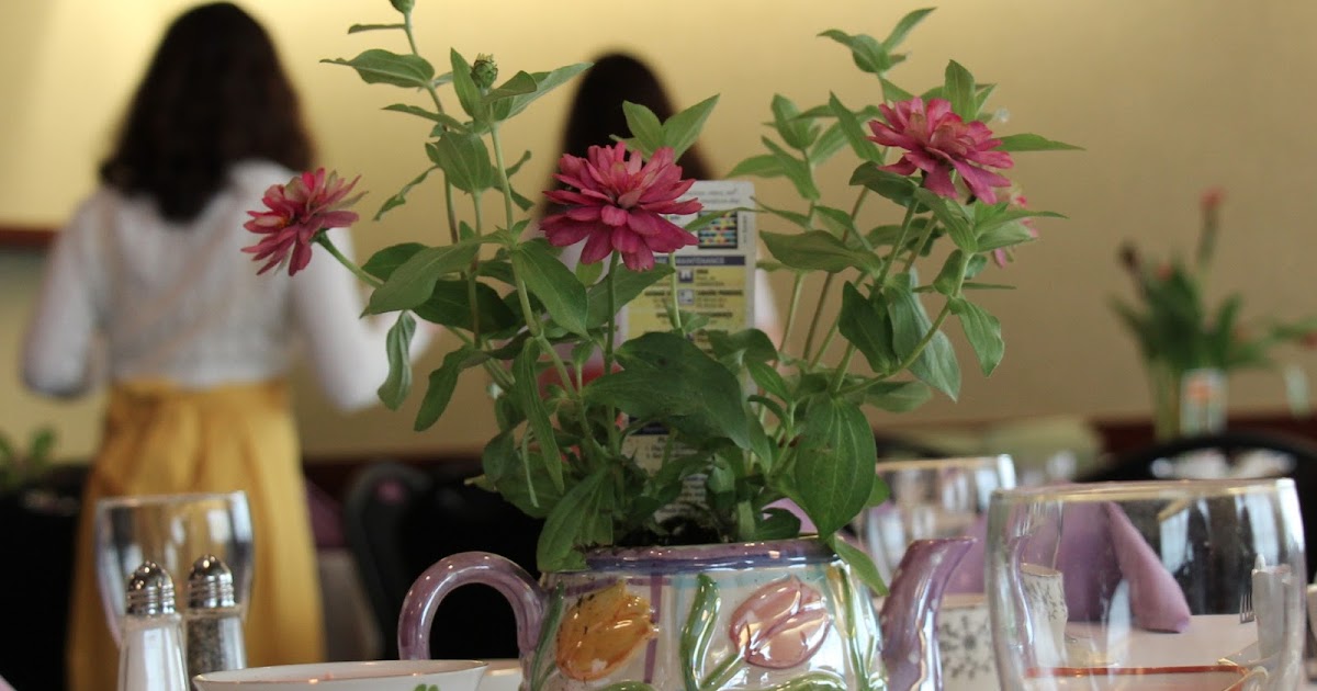 Create Imagine Dream Teapot Centerpieces