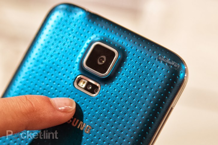 نقره لتكبير أو تصغير الصورة ونقرتين لعرض الصورة في صفحة مستقلة بحجمها الطبيعي