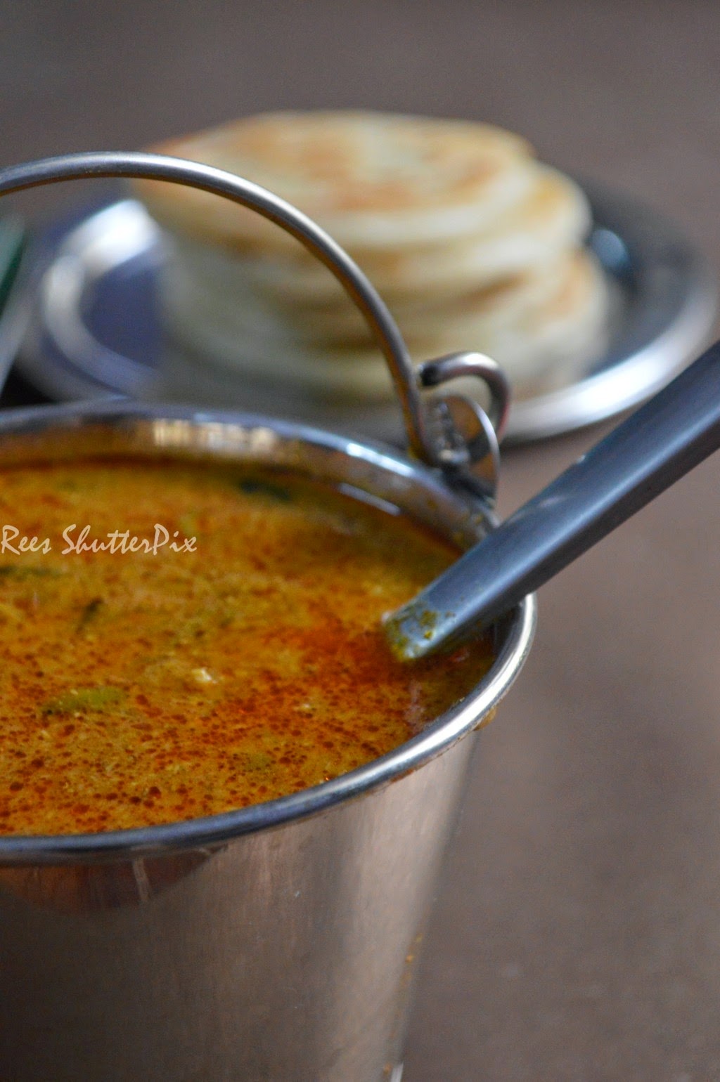 parotta salna, roadside parotta salna recipe, step by step picture recipe, vegetable salna in tamil, salna , saalna recipe, tamilnadu hotel style parotta salna