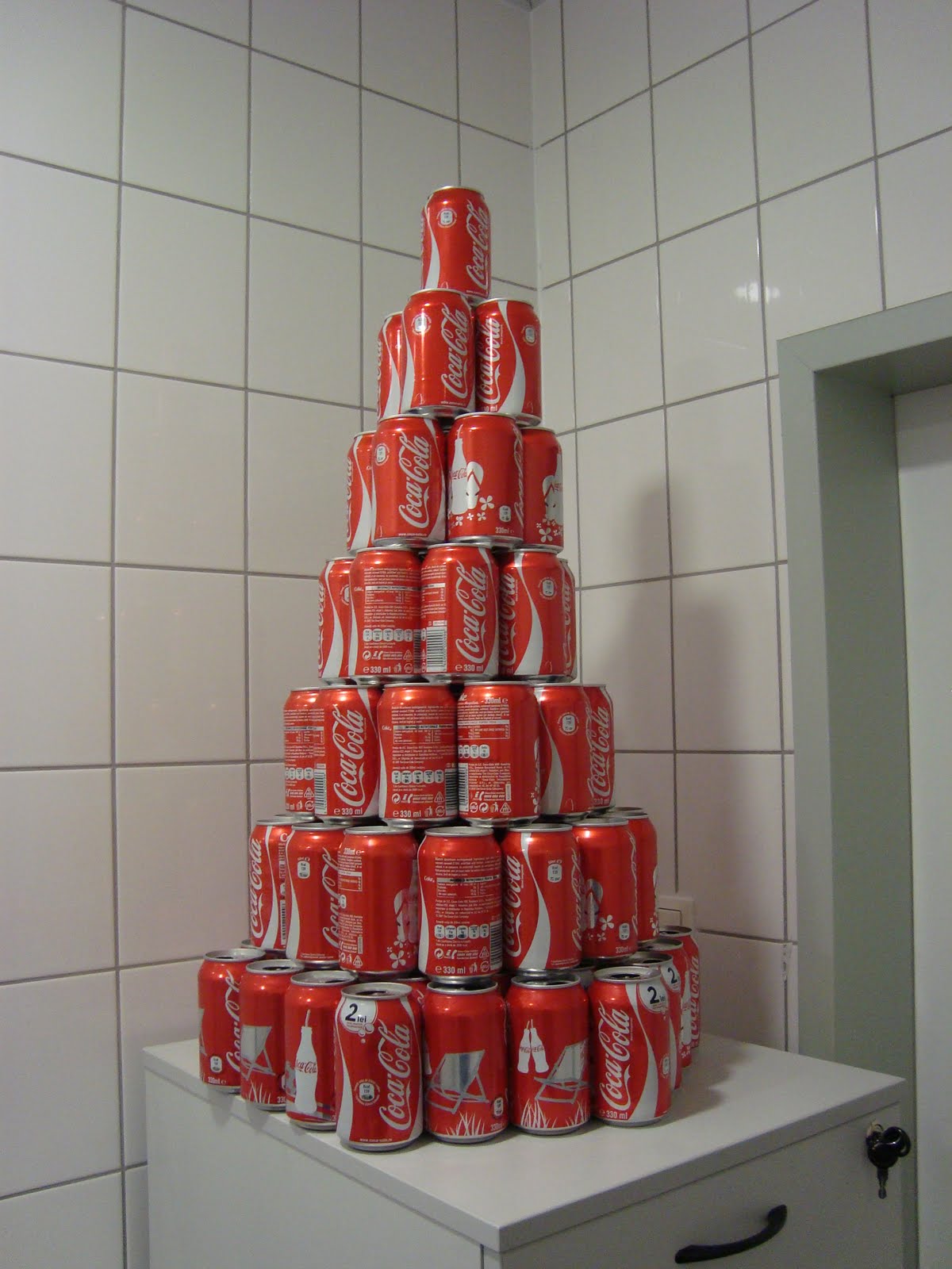 Oh look! A soda can Christmas tree