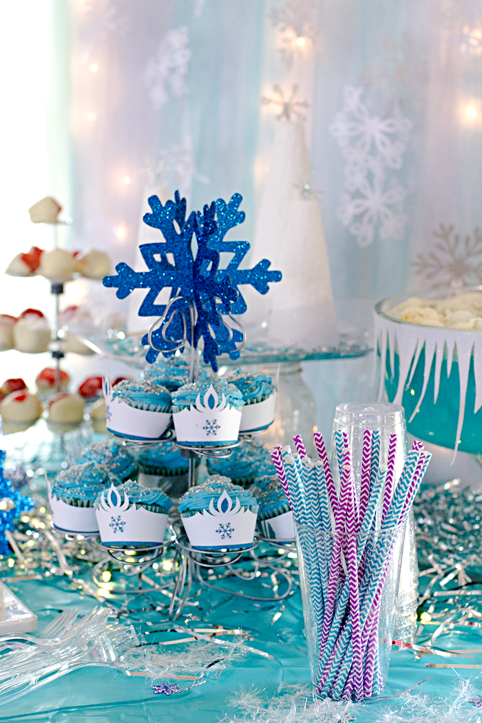 Disney Frozen® inspired birthday party decorations