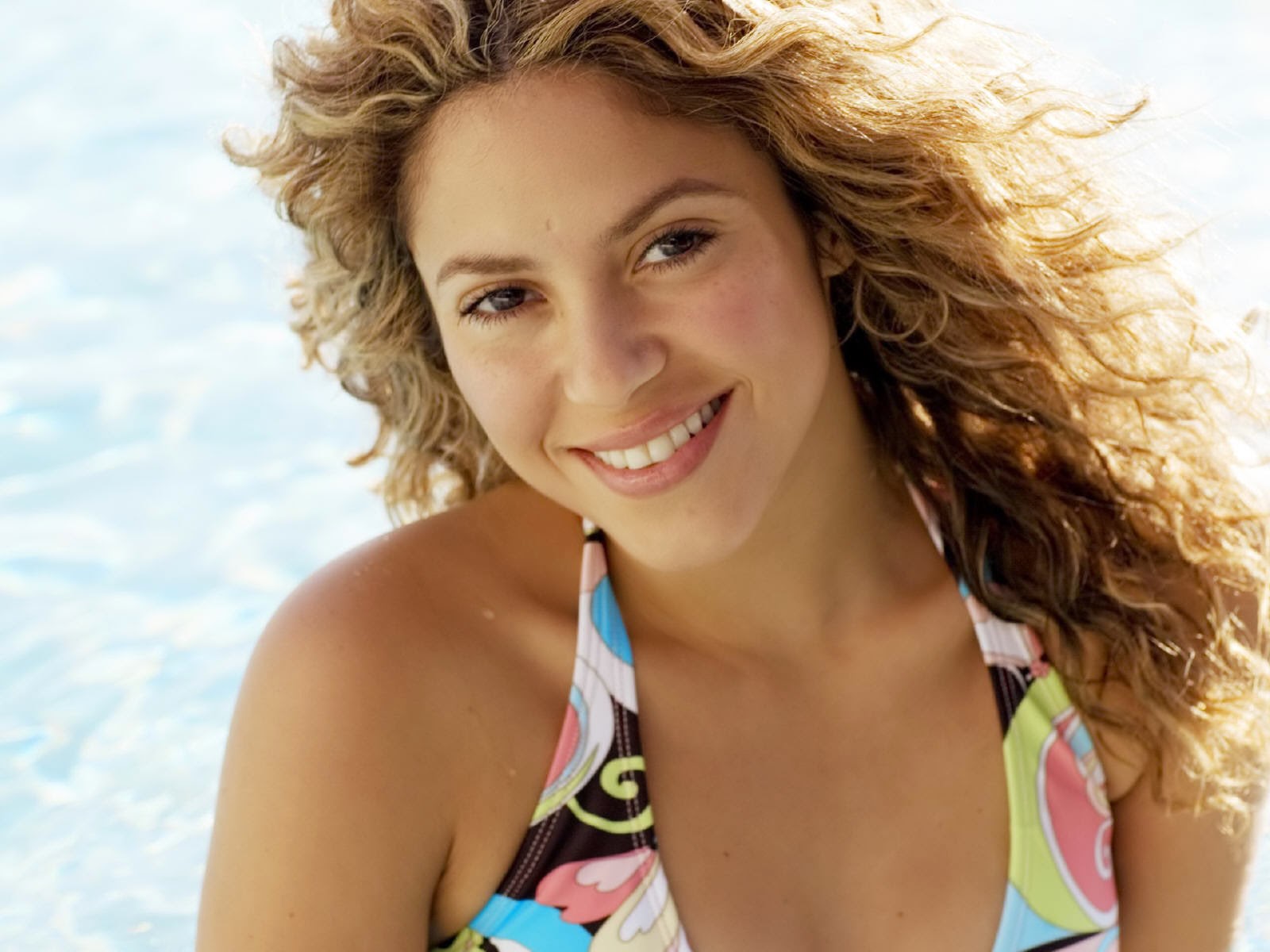 Actress Celebritys Gallery: Shakira Hot Colombian Singer And Dancer HD Wallpaper 20151600 x 1200