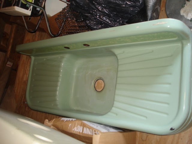 Maison Decor: Vintage Cast Iron Sinks