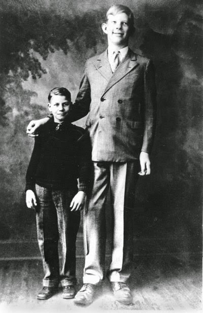 Fascinating Historical Picture of Robert Wadlow in 1928 