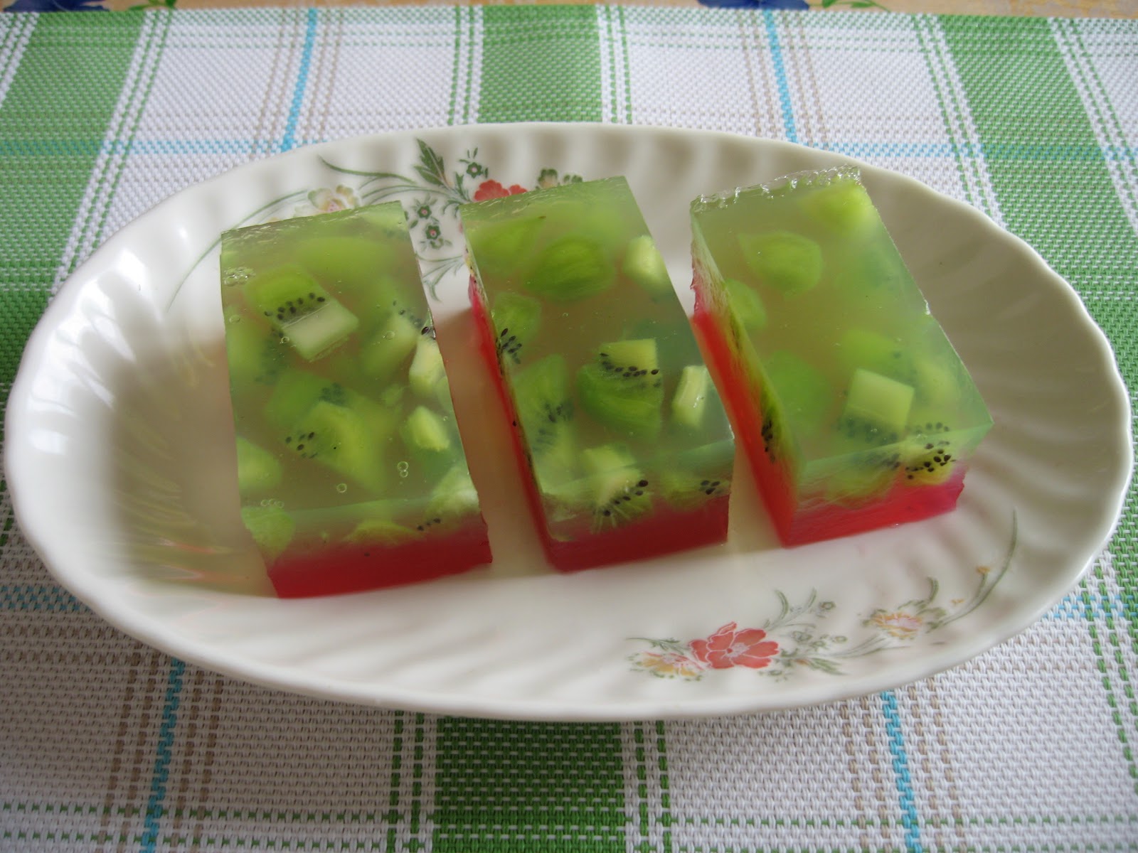 Sumptuous Flavours Kiwi Fruit Jelly 奇异果燕菜糕