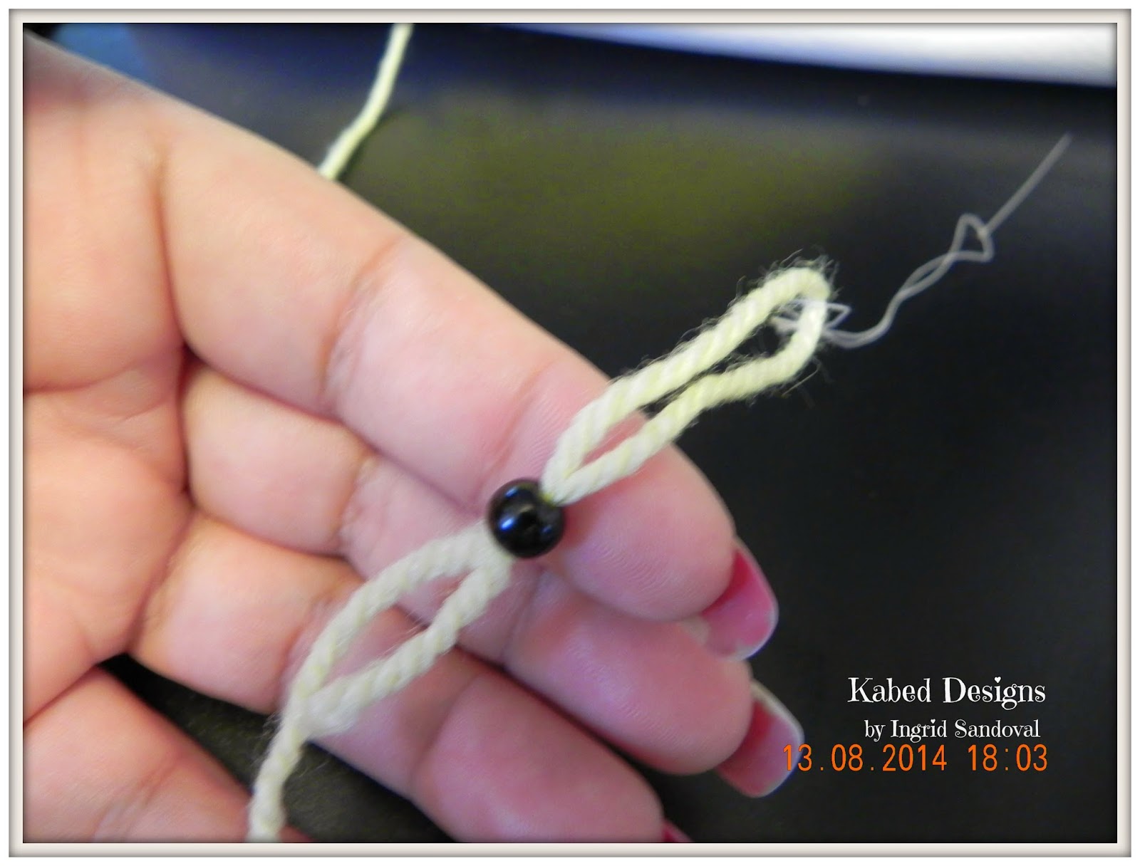 Kabed Diseños How to insert yarn or thread in a bead (tutorial)