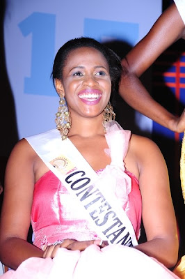 Yemi Olumilua: Queen Globe 2013 Winner