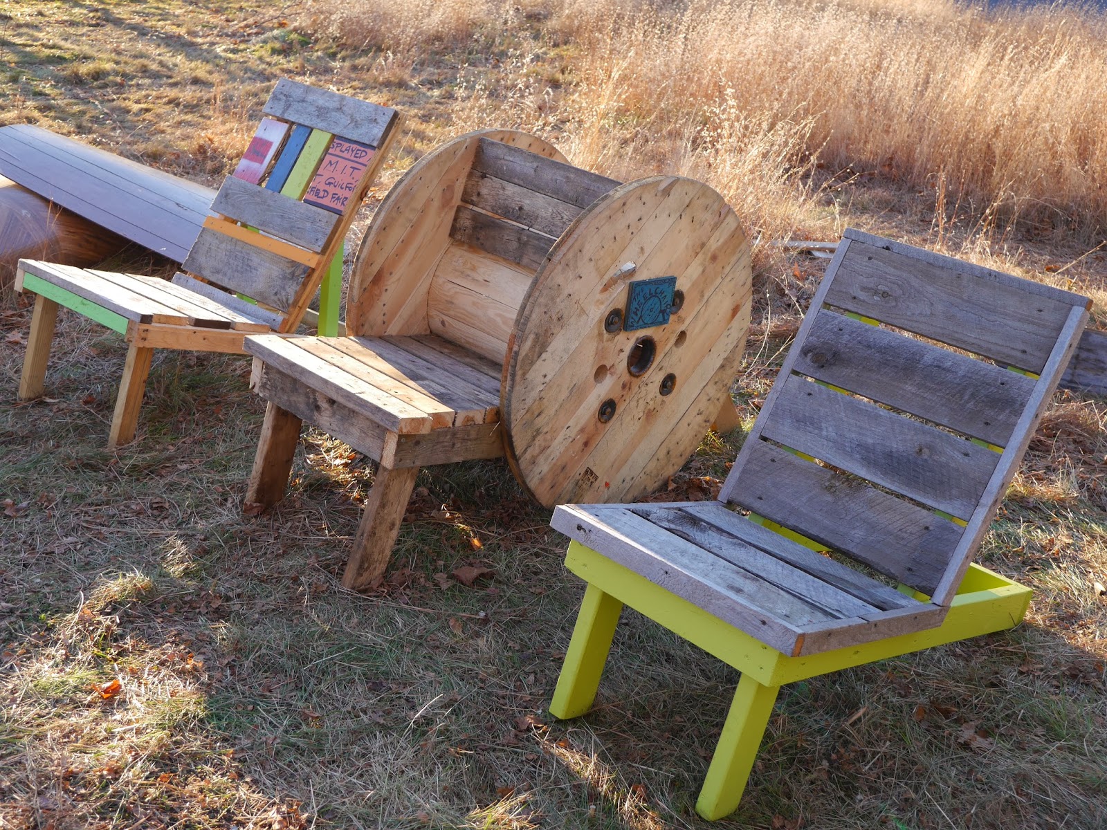 Adirondack Chairs from Free WOODEN SPOOLS??? Cheap