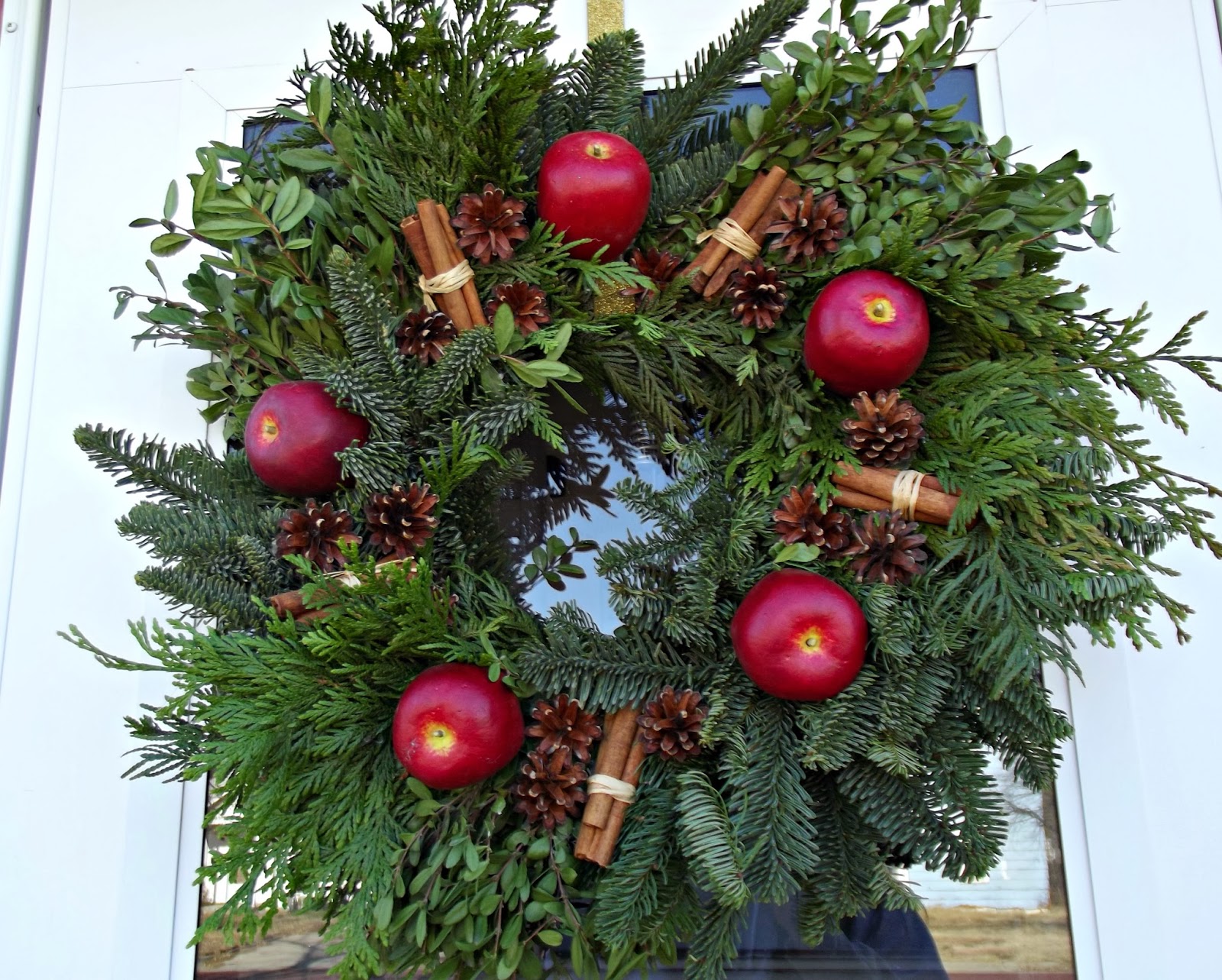 Alas 3 Lads Jolly Apple Fresh Holiday Wreath Giveaway from Wreaths for