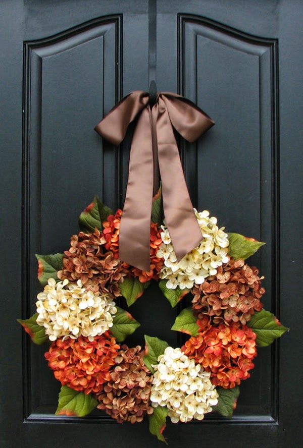 dried hydrangea wreath for your door @hearthandmadeuk dried hydrangea wreath for your door @hearthandmadeuk -I love this illustration. I used it last year in my autumn journal and you can download the illustration from this flickr account. Hello October! Come on over and discover 25 things to do this October!! Make Crockpot Cider. This image is a fabulous example of all that is lovely about Fall/Autumn. I love that I live in a world where there are seasons! The red apples and cinnamon sticks are perfect scents for the season.