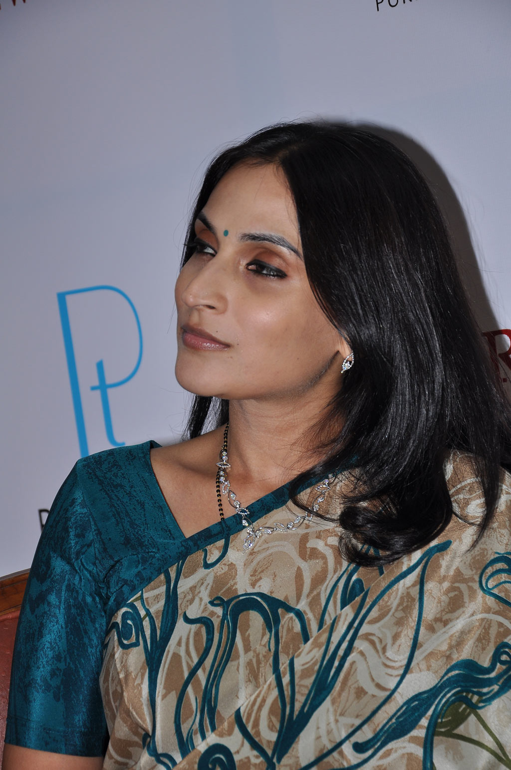 SAB ACTRESS GALLERY: Aishwarya Dhanush Photo Gallery in Saree