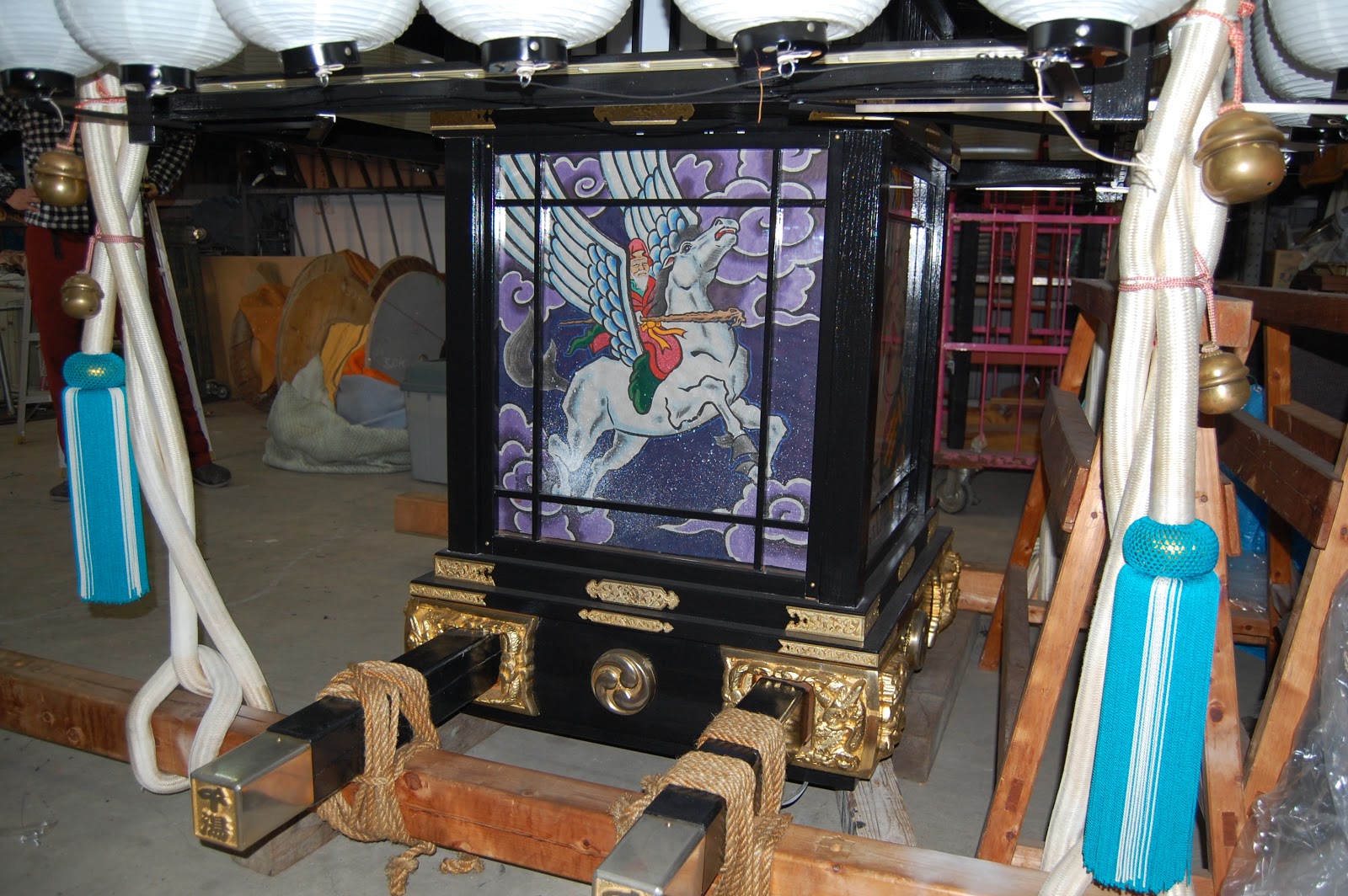 お神輿譲ります