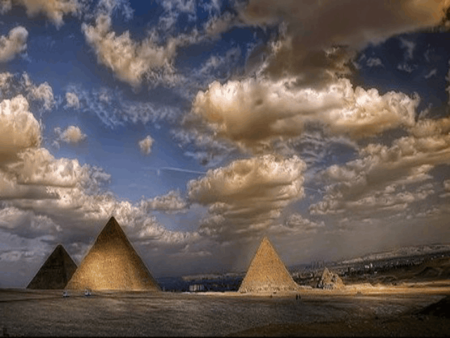 أهرامات الجيزة (مصر)