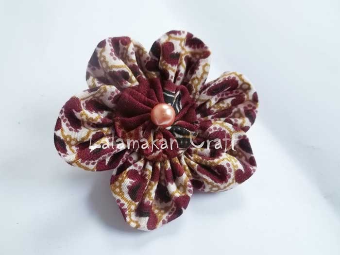 Tutorial Bros Dari Kain Batik | creativity tutorial membuat bros dari kain batik Tutorial Bros Dari Kain Batik | creativity tutorial membuat bros dari kain batik