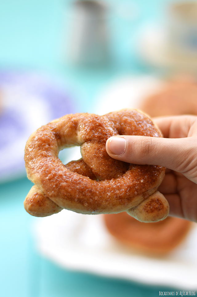 Bocadinhos de Açúcar Pretzels Doces Integrais com Canela
