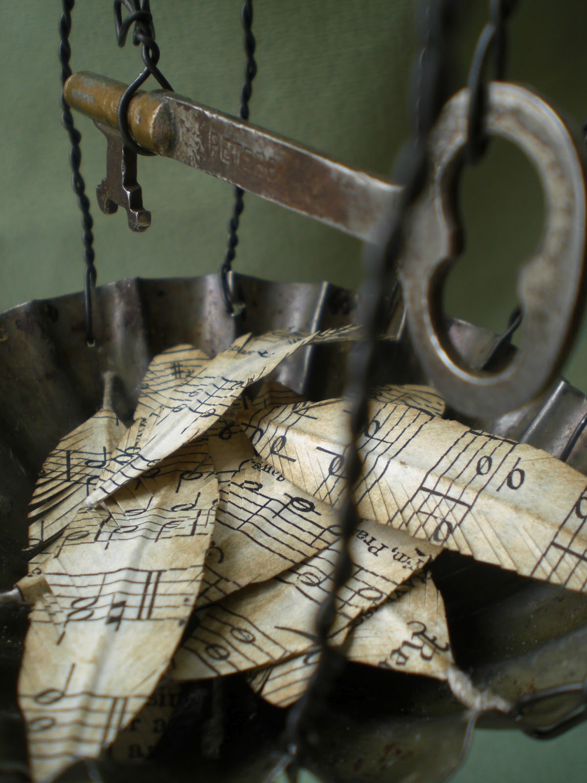 Todolwen A Tart Tin Bird Cage