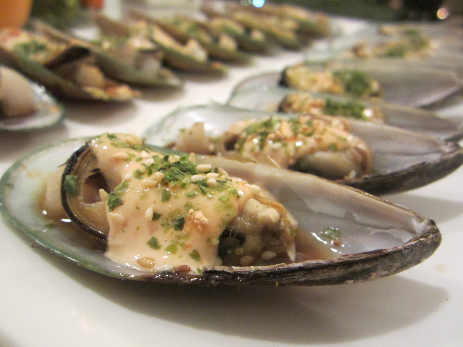 Effortnesslessly Hors d'oeuvres Asian Style Mussels