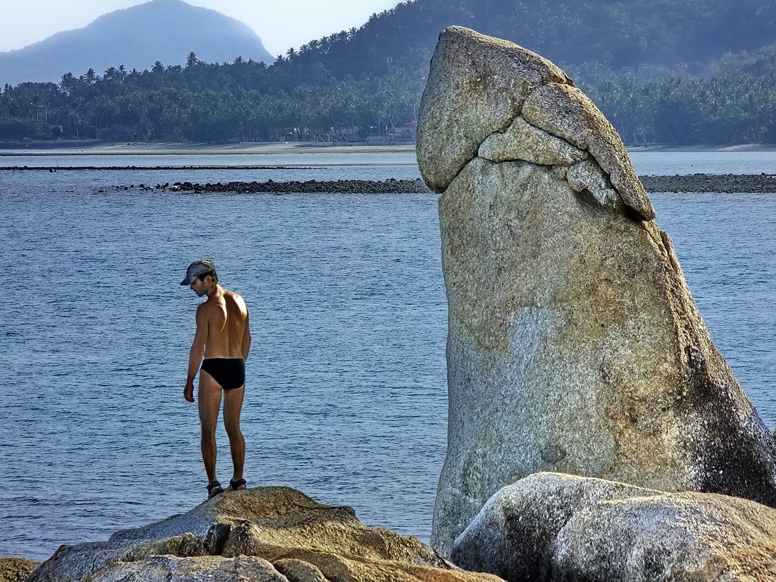 Funny Images/Gifs. - Page 2 Grandfather+Rock+Koh+Samui