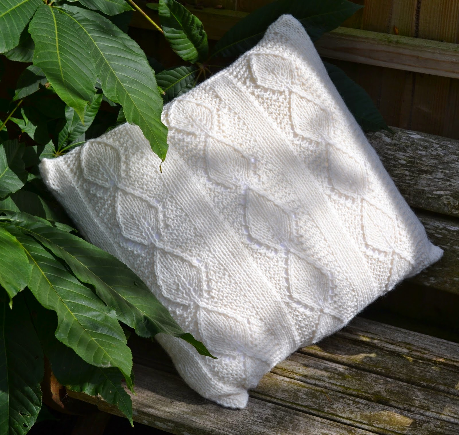 Ginx Craft Aran Leaf Cushion Pattern