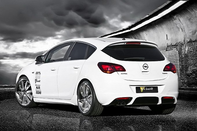 Opel Astra J Turbo Tuning EDS Studio braking force was provided by the 