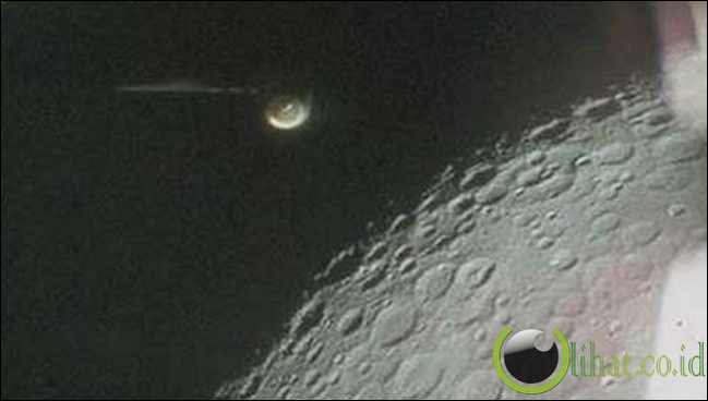 [imagetag] UFO Muncul di Misi Apollo NASA?